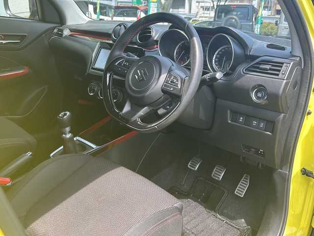スズキ スイフト スポーツ セーフティPKG 鳥取県 2018(平30)年 9.6万km チャンピオンイエロー デュアルセンサーブレーキサポート/純正ナビ【CN-RZ73W】/・フルセグ/・Bluetooth/・CD/DVD/スマートキー/プッシュスタート/ビルトインETC/クルーズコントロール/D席シートヒーター/純正17AW/ABS/横滑り防止装置/レーンキープアシスト/オートライト/LEDヘッドライト/W&サイドエアバック/カーテンエアバック
