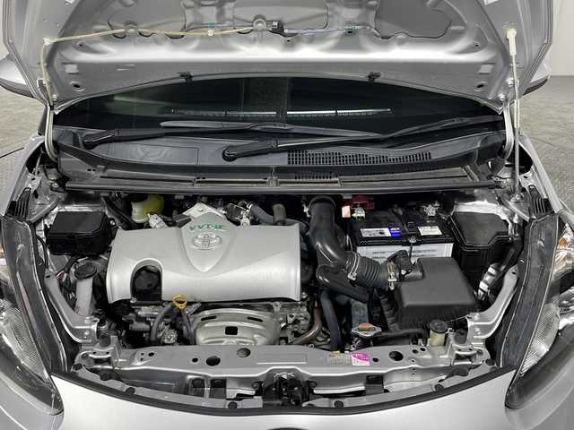 トヨタ シエンタ X 沖縄県 2016(平28)年 2.8万km シルバーM 県外仕入　/禁煙車　/純正ナビ　ワンセグ　Ｂｌｕｅｔｏｏｔｈ　ＤＶＤ　ＣＤ　/バックカメラ　/スマートキー/プッシュスタート/プリクラッシュセーフティ　/レーンディパーチャーアラート　/オートハイビーム　/パワースライドドア　/コーナーセンサー/ビルトインETC/ステアリングリモコン/ドアバイザー