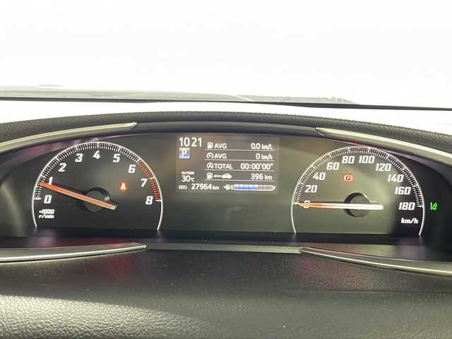トヨタ シエンタ X 沖縄県 2016(平28)年 2.8万km シルバーM 県外仕入　/禁煙車　/純正ナビ　ワンセグ　Ｂｌｕｅｔｏｏｔｈ　ＤＶＤ　ＣＤ　/バックカメラ　/スマートキー/プッシュスタート/プリクラッシュセーフティ　/レーンディパーチャーアラート　/オートハイビーム　/パワースライドドア　/コーナーセンサー/ビルトインETC/ステアリングリモコン/ドアバイザー