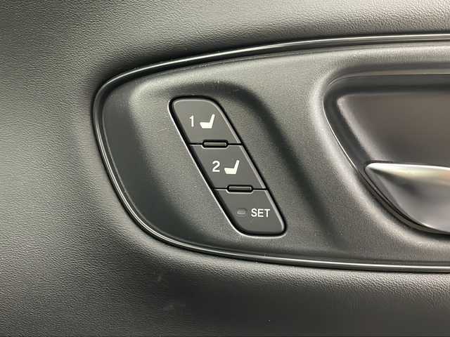 ホンダ ＺＲ－Ｖ ハイブリッド e:HEV Z 埼玉県 2023(令5)年 3.3万km クリスタルブラックパール 純正ナビ/全方位カメラ/ETC2.0/パワーバックドア/パドルシフト/ACC/LDA/DCS/プッシュスタート/スマートキー/パワーシート/純正アルミホイール/シートヒーター/レザーシート/置くだけ充電/ウィンカーミラー/電子パーキング/ブレーキホールド