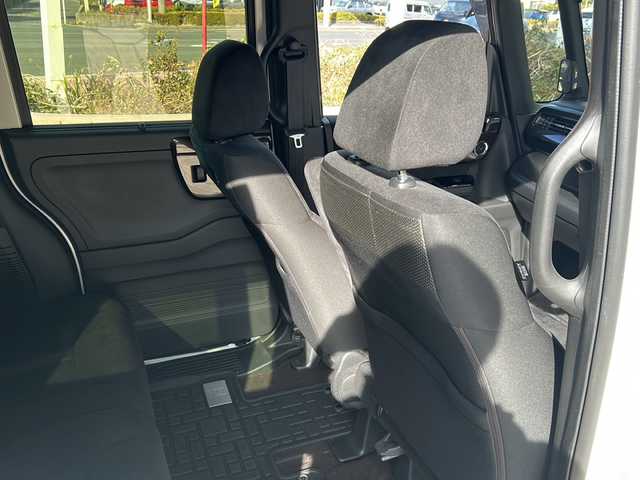 ホンダ Ｎ ＢＯＸ カスタム G L ホンダセンシング 静岡県 2018(平30)年 6.5万km プレミアムホワイトパールⅡ 純正ナビ/・CD/DVD/・MSV/SD/・FM/AM/・フルセグTV/・Bluetooth/・iPod/・USB/・HDMI/・AUX/ホンダセンシング/●衝突軽減ブレーキ〈CMBS〉/●誤発進抑制機能/●後方誤発進抑制機能/●歩行者事故低減ステアリング/●路外逸脱抑制機能/●ACC〈アダプティブ・クルーズ・コントロール〉/●LKAS〈車線維持支援システム〉/●オートハイビーム/●先行車発進お知らせ機能/●標識認識機能/主要装備/・バックカメラ/・片側パワースライドドア/・ドライブレコーダー/・サイドカーテンエアバッグ/・オートライト/・ＬＥＤヘッドライト/・フォグランプ/・横滑り防止装置/・ステアリングリモコン