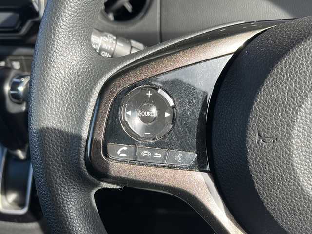 ホンダ Ｎ ＢＯＸ カスタム G L ホンダセンシング 静岡県 2018(平30)年 6.5万km プレミアムホワイトパールⅡ 純正ナビ/・CD/DVD/・MSV/SD/・FM/AM/・フルセグTV/・Bluetooth/・iPod/・USB/・HDMI/・AUX/ホンダセンシング/●衝突軽減ブレーキ〈CMBS〉/●誤発進抑制機能/●後方誤発進抑制機能/●歩行者事故低減ステアリング/●路外逸脱抑制機能/●ACC〈アダプティブ・クルーズ・コントロール〉/●LKAS〈車線維持支援システム〉/●オートハイビーム/●先行車発進お知らせ機能/●標識認識機能/主要装備/・バックカメラ/・片側パワースライドドア/・ドライブレコーダー/・サイドカーテンエアバッグ/・オートライト/・ＬＥＤヘッドライト/・フォグランプ/・横滑り防止装置/・ステアリングリモコン