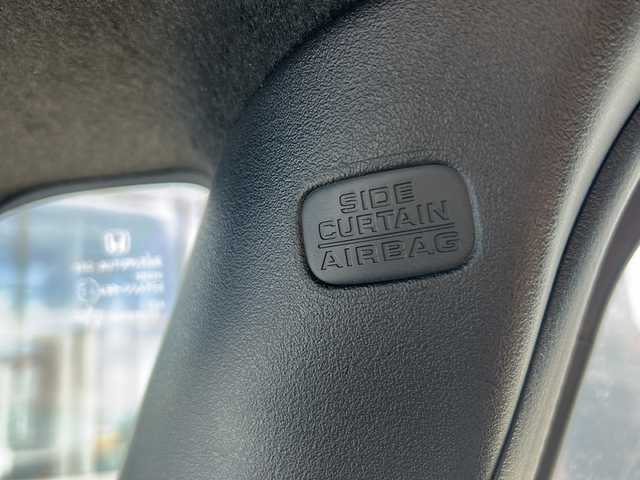 ホンダ Ｎ ＢＯＸ カスタム G L ホンダセンシング 静岡県 2018(平30)年 6.5万km プレミアムホワイトパールⅡ 純正ナビ/・CD/DVD/・MSV/SD/・FM/AM/・フルセグTV/・Bluetooth/・iPod/・USB/・HDMI/・AUX/ホンダセンシング/●衝突軽減ブレーキ〈CMBS〉/●誤発進抑制機能/●後方誤発進抑制機能/●歩行者事故低減ステアリング/●路外逸脱抑制機能/●ACC〈アダプティブ・クルーズ・コントロール〉/●LKAS〈車線維持支援システム〉/●オートハイビーム/●先行車発進お知らせ機能/●標識認識機能/主要装備/・バックカメラ/・片側パワースライドドア/・ドライブレコーダー/・サイドカーテンエアバッグ/・オートライト/・ＬＥＤヘッドライト/・フォグランプ/・横滑り防止装置/・ステアリングリモコン