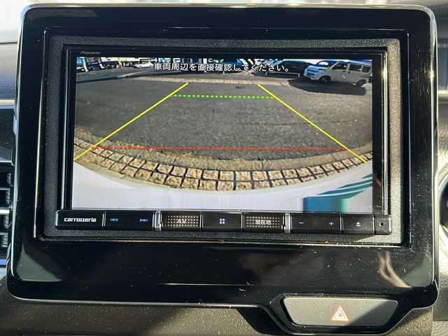 ホンダ Ｎ ＢＯＸ カスタム G L ホンダセンシング 静岡県 2018(平30)年 6.5万km プレミアムホワイトパールⅡ 純正ナビ/・CD/DVD/・MSV/SD/・FM/AM/・フルセグTV/・Bluetooth/・iPod/・USB/・HDMI/・AUX/ホンダセンシング/●衝突軽減ブレーキ〈CMBS〉/●誤発進抑制機能/●後方誤発進抑制機能/●歩行者事故低減ステアリング/●路外逸脱抑制機能/●ACC〈アダプティブ・クルーズ・コントロール〉/●LKAS〈車線維持支援システム〉/●オートハイビーム/●先行車発進お知らせ機能/●標識認識機能/主要装備/・バックカメラ/・片側パワースライドドア/・ドライブレコーダー/・サイドカーテンエアバッグ/・オートライト/・ＬＥＤヘッドライト/・フォグランプ/・横滑り防止装置/・ステアリングリモコン