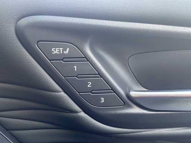 トヨタ アルファード Z 大阪府 2024(令6)年 1.9万km ブラック ワンオーナー/14型ナビ フルセグTV BT/全方位カメラ/左右独立ムーンルーフ/黒革シート/冷暖エアシート/パワーシート/両側パワースライドドア/パワーバックドア/デジタルインナーミラー/前後ドラレコ/ビルトイン2.0ETC/コーナーセンサー/衝突被害軽減ブレーキ/レーダークルーズコントロール/レーンアシスト/ブラインドスポットモニタ/オートマチックハイビーム/LEDオートヘッドライト/前後フォグライト/スマートキー 2個/パーキングアシスト/リア電動シェード/おくだけ充電/W サイド カーテン エアバッグ/禁煙車