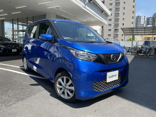 日産 デイズ X 広島県 2019(平31)年 3.2万km オーシャンブルーP 　　　　　○走行距離：31970km（入庫時）/純正ナビ/保証書＆取説あり/ETC/インテリジェントエマージェンシーブレーキ/車線逸脱サポート/SRSIエアバッグ/　（運転座席、助手席、サイド、カーテン）/ウィンカーミラー/オートライト/コーナーセンサー/全方位カメラ/　　　　　○タイヤ/・155/65   エペクッス/・R14ホイール/8本スポーク純正アルミホイール