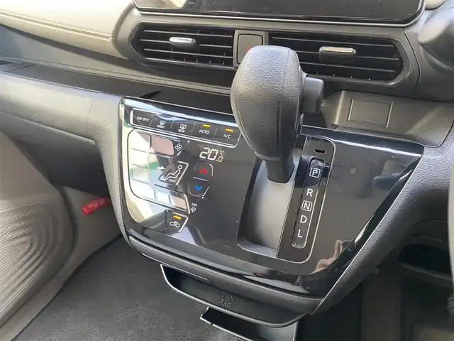 日産 デイズ X 広島県 2019(平31)年 3.2万km オーシャンブルーP 　　　　　○走行距離：31970km（入庫時）/純正ナビ/保証書＆取説あり/ETC/インテリジェントエマージェンシーブレーキ/車線逸脱サポート/SRSIエアバッグ/　（運転座席、助手席、サイド、カーテン）/ウィンカーミラー/オートライト/コーナーセンサー/全方位カメラ/　　　　　○タイヤ/・155/65   エペクッス/・R14ホイール/8本スポーク純正アルミホイール