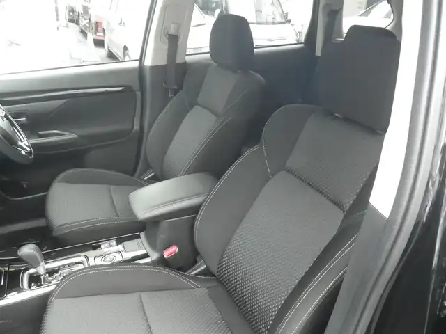 三菱 アウトランダー 24G 神奈川県 2019(令1)年 3.6万km アメジストブラック 4WD/ワンオーナー/純正SDナビ　フルセグTV/（Bluetooth/USB/DVD再生可/Mキャッチャー/SD）/マルチアラウンドモニター/クリアランスソナー/レーダークルーズコントロール/パワーバックドア/衝突軽減ブレーキ/車線逸脱警報/オートマチックハイビーム/誤発進抑制機能/ステアリングヒーター/LEDヘッドランプ/LEDフォグランプ/ドライブレコーダー/パドルシフト/スマートキーx2/ETC/取説書/保証書/点検記録/R2/5  R3/5  R4/5  R5/5  R6/4/6ヶ月点検記録/R2/11  R4/1  R4/12  R5/11