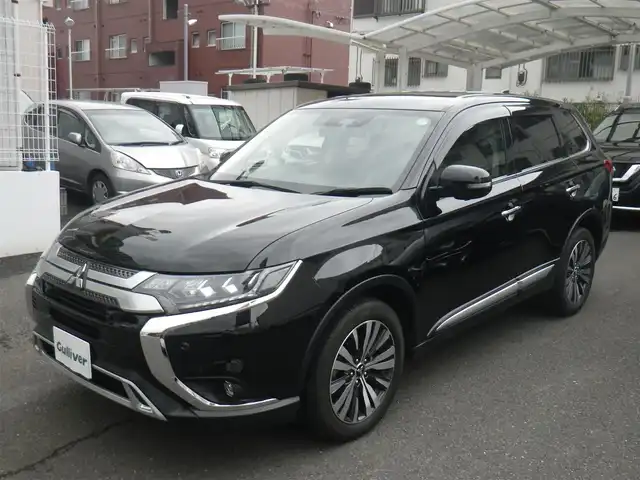 三菱 アウトランダー 24G 神奈川県 2019(令1)年 3.6万km アメジストブラック 4WD/ワンオーナー/純正SDナビ　フルセグTV/（Bluetooth/USB/DVD再生可/Mキャッチャー/SD）/マルチアラウンドモニター/クリアランスソナー/レーダークルーズコントロール/パワーバックドア/衝突軽減ブレーキ/車線逸脱警報/オートマチックハイビーム/誤発進抑制機能/ステアリングヒーター/LEDヘッドランプ/LEDフォグランプ/ドライブレコーダー/パドルシフト/スマートキーx2/ETC/取説書/保証書/点検記録/R2/5  R3/5  R4/5  R5/5  R6/4/6ヶ月点検記録/R2/11  R4/1  R4/12  R5/11