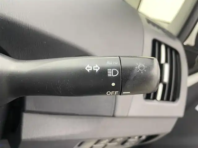 トヨタ プリウス S ツーリングセレクション 宮城県 2013(平25)年 4.9万km ホワイトパールクリスタルシャイン 純正ナビ　/バックカメラ　/ＥＴＣ　/ＨＩＤヘッドランプ　/オートライト　/フルセグＴＶ　/ＣＤ／ＤＶＤ　/Ｂｌｕｅｔｏｏｔｈオーディオ　/スマートキー　/純正１７インチアルミホイール/フルオートエアコン/禁煙車