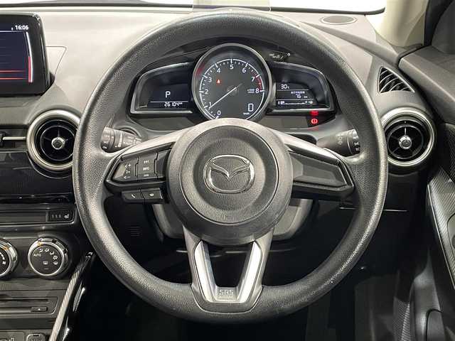 マツダ マツダ２ 15S プロアクティブ 愛知県 2020(令2)年 2.7万km セラミックM 純正ナビ　/（Bluetooth/CarPlay/フルセグTV/AUX/USB/CD・DVD再生）/衝突軽減ブレーキ　/シートヒーター　/ブラインドスポットモニター　/ＬＥＤヘッドライト　/ＥＴＣ　/ヘッドアップディスプレイ　/パーキングセンサー　/バックカメラ　/ドライブレコーダー　/レーンキープアシスト/アイドリングストップ/プッシュスタート/　　-スマートキー/純正フロアマット