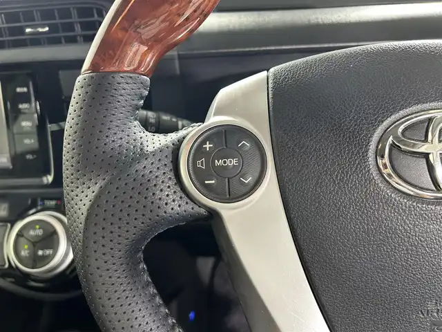 トヨタ アクア S 福島県 2014(平26)年 6.7万km コバルトブルーメタリック 純正7インチナビ/フルセグTV/Bluetooth/TRDエアロ/クルーズコントロール/横滑り防止装置/オートライト/HIDヘッドライト/フォグライト/ビルトインETC/運転席・助手席シートヒーター/社外16インチアルミホイール/純正フロアマット/ISOFIX対応シート/スマートキー/スペアキー×1/プッシュスタート/光軸調整ダイアル/電動格納ミラー