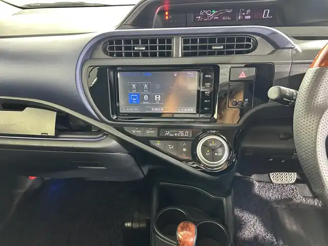 トヨタ アクア S 福島県 2014(平26)年 6.7万km コバルトブルーメタリック 純正7インチナビ/フルセグTV/Bluetooth/TRDエアロ/クルーズコントロール/横滑り防止装置/オートライト/HIDヘッドライト/フォグライト/ビルトインETC/運転席・助手席シートヒーター/社外16インチアルミホイール/純正フロアマット/ISOFIX対応シート/スマートキー/スペアキー×1/プッシュスタート/光軸調整ダイアル/電動格納ミラー