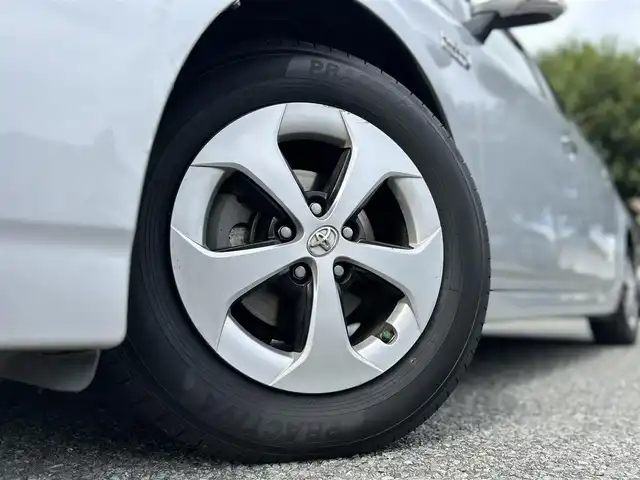 トヨタ プリウス ＰＨＶ S 東京都 2013(平25)年 4.1万km シルバーM 純正ナビ/フルセグTV/Bluetoothオーディオ/DVD再生/バックカメラ/ETC/スマートキー/ドライブレコーダー/前席シートヒーター/ステアリングヒーター/HIDヘッドランプ