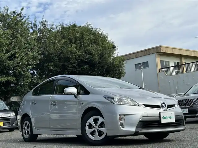 トヨタ プリウス ＰＨＶ S 東京都 2013(平25)年 4.1万km シルバーM 純正ナビ/フルセグTV/Bluetoothオーディオ/DVD再生/バックカメラ/ETC/スマートキー/ドライブレコーダー/前席シートヒーター/ステアリングヒーター/HIDヘッドランプ