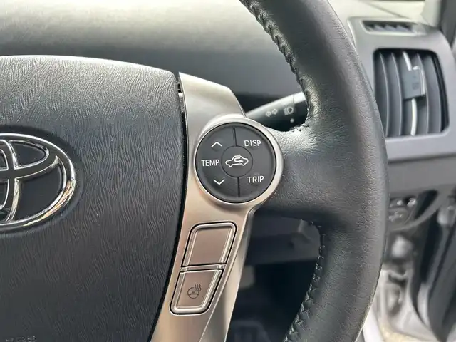 トヨタ プリウス ＰＨＶ S 東京都 2013(平25)年 4.1万km シルバーM 純正ナビ/フルセグTV/Bluetoothオーディオ/DVD再生/バックカメラ/ETC/スマートキー/ドライブレコーダー/前席シートヒーター/ステアリングヒーター/HIDヘッドランプ