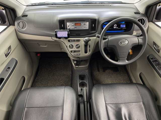 ダイハツ ミラ イース X メモリアルエディション 岐阜県 2013(平25)年 7.4万km アーバンナイトブルークリスタルメタリック 純正オーディオ/ (AM/FM/CD/AUX)/ポータブルナビ/エアコン/パワーウィンドウ/リモコンキー/純正アルミホイール/フロアマット/ドアバイザー/アイドリングストップ/革調シートカバー