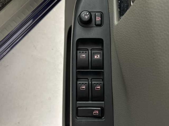 ダイハツ ミラ イース X メモリアルエディション 岐阜県 2013(平25)年 7.4万km アーバンナイトブルークリスタルメタリック 純正オーディオ/ (AM/FM/CD/AUX)/ポータブルナビ/エアコン/パワーウィンドウ/リモコンキー/純正アルミホイール/フロアマット/ドアバイザー/アイドリングストップ/革調シートカバー