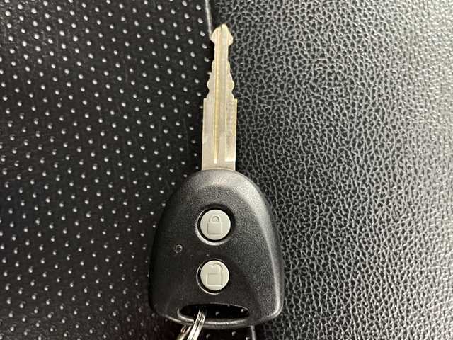 ダイハツ ミラ イース X メモリアルエディション 岐阜県 2013(平25)年 7.4万km アーバンナイトブルークリスタルメタリック 純正オーディオ/ (AM/FM/CD/AUX)/ポータブルナビ/エアコン/パワーウィンドウ/リモコンキー/純正アルミホイール/フロアマット/ドアバイザー/アイドリングストップ/革調シートカバー