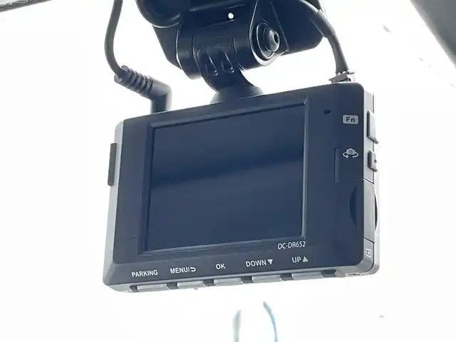 トヨタ ルーミー カスタムG－T 佐賀県 2021(令3)年 6.8万km パールホワイトⅢ ワンオーナー/純正SDナビゲーション/Bluetooth・CD・USB・フルセグ・AM・FM/前後ドライブレコーダー/ビルトインETC/両側パワースライドドア/AUTOHOLD/電子パーキング/リアカーテン/ISOFIX/ステアリングリモコン/純正15インチアルミホイール/純正LEDヘッドライト/純正フォグライト/純正フロアマット/純正ドアバイザー/Toyota sasety sence/・プリクラッシュセーフティ/・レーントレーシングアシスト/・レーダークルーズコントロール/・レーンディパーチャーアラート/・プロアクティブドライビングアシスト