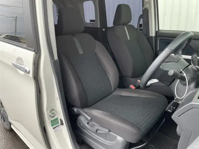 トヨタ ルーミー カスタムG－T 佐賀県 2021(令3)年 6.8万km パールホワイトⅢ ワンオーナー/純正SDナビゲーション/Bluetooth・CD・USB・フルセグ・AM・FM/前後ドライブレコーダー/ビルトインETC/両側パワースライドドア/AUTOHOLD/電子パーキング/リアカーテン/ISOFIX/ステアリングリモコン/純正15インチアルミホイール/純正LEDヘッドライト/純正フォグライト/純正フロアマット/純正ドアバイザー/Toyota sasety sence/・プリクラッシュセーフティ/・レーントレーシングアシスト/・レーダークルーズコントロール/・レーンディパーチャーアラート/・プロアクティブドライビングアシスト