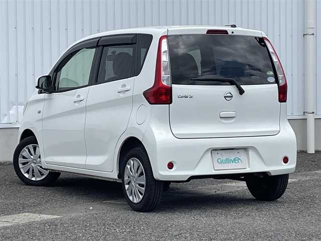 日産 デイズ J 熊本県 2015(平27)年 8.8万km ホワイト 社外ＳＤナビ/・AM/FM/CD/ワンセグTV/USB/外部入力/ドライブレコーダー前後/ＬＥＤヘッドライト/・ヘッドライトレベライザー/電動格納ミラー/純正ドアバイザー/リモコンキー/社外フロアマット/ABS/エアバッグW