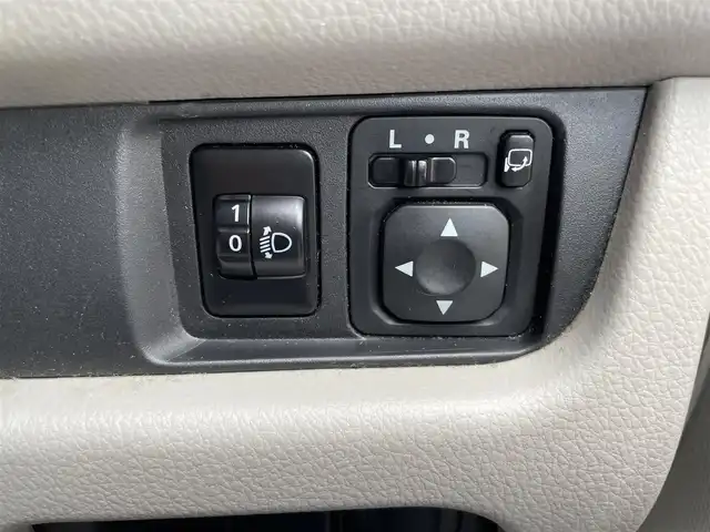 日産 デイズ J 熊本県 2015(平27)年 8.8万km ホワイト 社外ＳＤナビ/・AM/FM/CD/ワンセグTV/USB/外部入力/ドライブレコーダー前後/ＬＥＤヘッドライト/・ヘッドライトレベライザー/電動格納ミラー/純正ドアバイザー/リモコンキー/社外フロアマット/ABS/エアバッグW