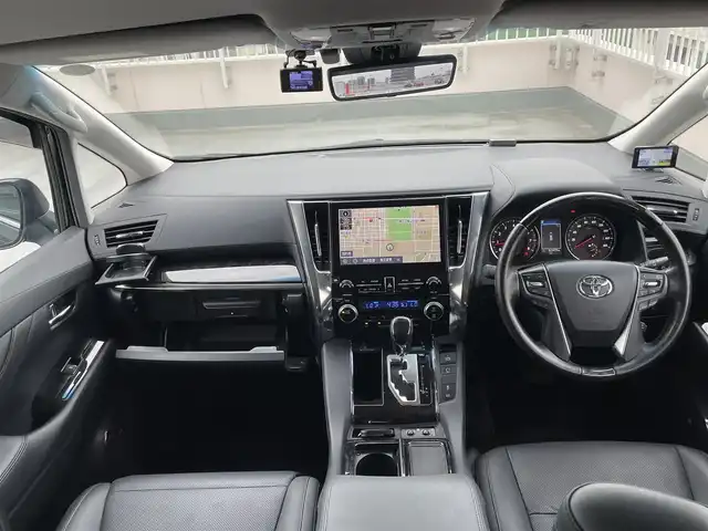トヨタ アルファード S Cパッケージ 東京都 2020(令2)年 6.2万km ブラック 純正ナビ（CD・BT・地デジTV)/バックカメラ/全方位カメラ/純正１８インチアルミ/両側パワースライドドア/デジタルインナーミラー/パワーバックドア/ビルトインETC/JBLサラウンドシステム/黒皮シート/シートヒーター/エアシート/ステアリングヒーター/ビルトインETC/D席メモリーパワーシート/社外レーダー（LASER SUPERCAT)/HDドライブレコーダー/バイザー・マット/Toyota Safety Sense/PCS/LTA/AHS/AHB/RSA/レーダークルーズコントロール/先行車発進お知らせ/保証書・取説・ナビ説・スペアキー１本