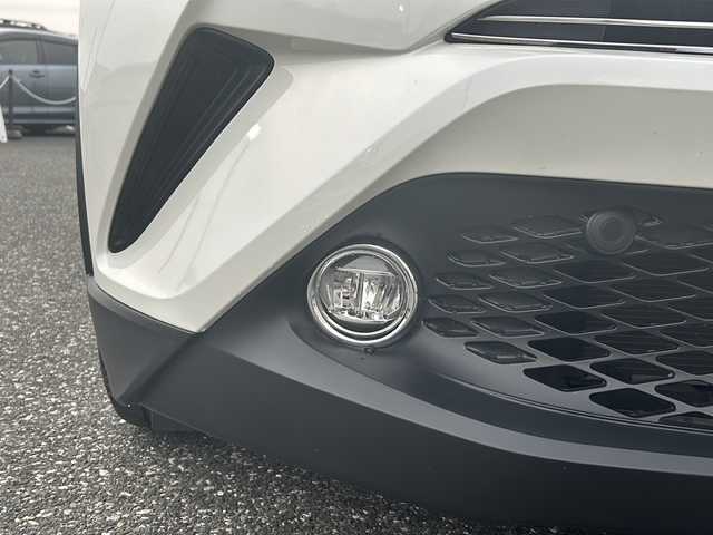トヨタ Ｃ－ＨＲ G 愛知県 2018(平30)年 7.7万km ブラック/ホワイトパールクリスタルシャイン 2トーン 登録時走行距離77006Km/ディーラー7インチSDナビ/(Bluetooth/フルセグTV/DVD)/バックカメラ/ドラレコ前/ブラインドスポットモニター/トヨタセーフティーセンス/プリクラッシュセーフティー/レーンディパーチャーアラート/オートマチックハイビーム/革巻きステアリング/オービス対応式レーダー探知機/ビルトインETC/電動パーキング/オートホールドパーキング/スマートキー/(スペアキー×1)/純正R18AW/取説/保証書