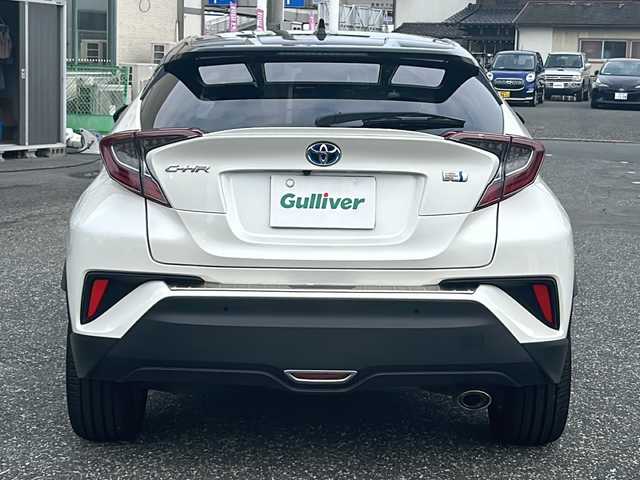 トヨタ Ｃ－ＨＲ G 愛知県 2018(平30)年 7.7万km ブラック/ホワイトパールクリスタルシャイン 2トーン 登録時走行距離77006Km/ディーラー7インチSDナビ/(Bluetooth/フルセグTV/DVD)/バックカメラ/ドラレコ前/ブラインドスポットモニター/トヨタセーフティーセンス/プリクラッシュセーフティー/レーンディパーチャーアラート/オートマチックハイビーム/革巻きステアリング/オービス対応式レーダー探知機/ビルトインETC/電動パーキング/オートホールドパーキング/スマートキー/(スペアキー×1)/純正R18AW/取説/保証書