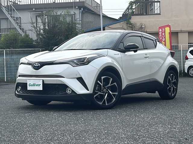 トヨタ Ｃ－ＨＲ G 愛知県 2018(平30)年 7.7万km ブラック/ホワイトパールクリスタルシャイン 2トーン 登録時走行距離77006Km/ディーラー7インチSDナビ/(Bluetooth/フルセグTV/DVD)/バックカメラ/ドラレコ前/ブラインドスポットモニター/トヨタセーフティーセンス/プリクラッシュセーフティー/レーンディパーチャーアラート/オートマチックハイビーム/革巻きステアリング/オービス対応式レーダー探知機/ビルトインETC/電動パーキング/オートホールドパーキング/スマートキー/(スペアキー×1)/純正R18AW/取説/保証書
