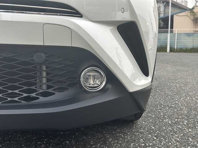トヨタ Ｃ－ＨＲ G 愛知県 2018(平30)年 7.7万km ブラック/ホワイトパールクリスタルシャイン 2トーン 登録時走行距離77006Km/ディーラー7インチSDナビ/(Bluetooth/フルセグTV/DVD)/バックカメラ/ドラレコ前/ブラインドスポットモニター/トヨタセーフティーセンス/プリクラッシュセーフティー/レーンディパーチャーアラート/オートマチックハイビーム/革巻きステアリング/オービス対応式レーダー探知機/ビルトインETC/電動パーキング/オートホールドパーキング/スマートキー/(スペアキー×1)/純正R18AW/取説/保証書