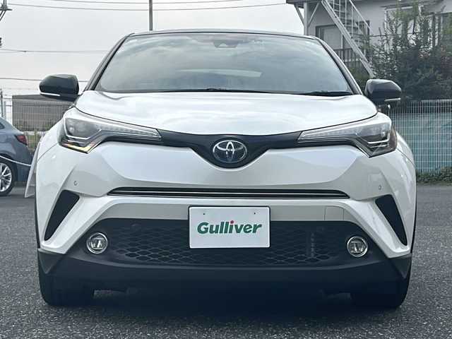 トヨタ Ｃ－ＨＲ G 愛知県 2018(平30)年 7.7万km ブラック/ホワイトパールクリスタルシャイン 2トーン 登録時走行距離77006Km/ディーラー7インチSDナビ/(Bluetooth/フルセグTV/DVD)/バックカメラ/ドラレコ前/ブラインドスポットモニター/トヨタセーフティーセンス/プリクラッシュセーフティー/レーンディパーチャーアラート/オートマチックハイビーム/革巻きステアリング/オービス対応式レーダー探知機/ビルトインETC/電動パーキング/オートホールドパーキング/スマートキー/(スペアキー×1)/純正R18AW/取説/保証書