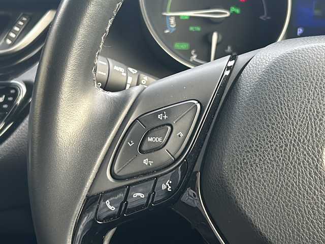 トヨタ Ｃ－ＨＲ G 愛知県 2018(平30)年 7.7万km ブラック/ホワイトパールクリスタルシャイン 2トーン 登録時走行距離77006Km/ディーラー7インチSDナビ/(Bluetooth/フルセグTV/DVD)/バックカメラ/ドラレコ前/ブラインドスポットモニター/トヨタセーフティーセンス/プリクラッシュセーフティー/レーンディパーチャーアラート/オートマチックハイビーム/革巻きステアリング/オービス対応式レーダー探知機/ビルトインETC/電動パーキング/オートホールドパーキング/スマートキー/(スペアキー×1)/純正R18AW/取説/保証書