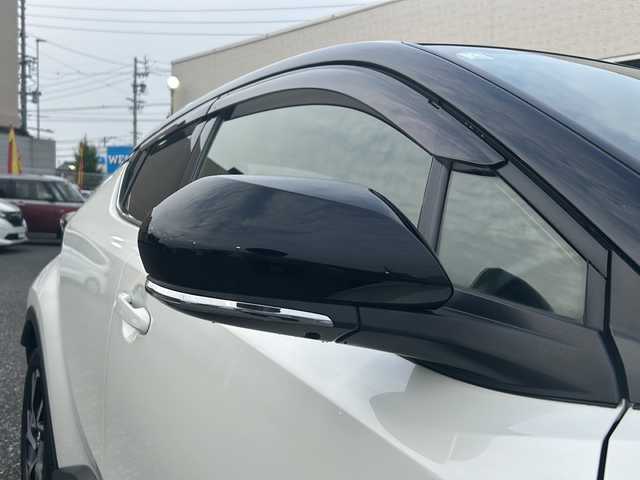 トヨタ Ｃ－ＨＲ G 愛知県 2018(平30)年 7.7万km ブラック/ホワイトパールクリスタルシャイン 2トーン 登録時走行距離77006Km/ディーラー7インチSDナビ/(Bluetooth/フルセグTV/DVD)/バックカメラ/ドラレコ前/ブラインドスポットモニター/トヨタセーフティーセンス/プリクラッシュセーフティー/レーンディパーチャーアラート/オートマチックハイビーム/革巻きステアリング/オービス対応式レーダー探知機/ビルトインETC/電動パーキング/オートホールドパーキング/スマートキー/(スペアキー×1)/純正R18AW/取説/保証書