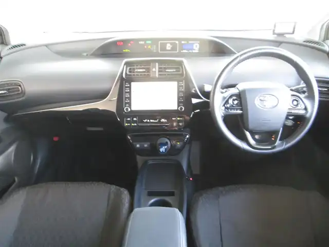 トヨタ プリウス SセーフティプラスⅡ 千葉県 2022(令4)年 3万km アティチュードブラックマイカ 純正ディスプレイオーディオ/【ナビ・フルセグ/BT/USB】/バックカメラ/トヨタセーフティセンス/LEDヘッドライト/LEDフォグランプ/フロント・リアコーナーセンサー/前後ドライブレコーダー/ウインカードアミラー/クルーズコントロール/革巻きステアリング/AC100V1500W/純正シートカバー/社外レーダー/スマートキー/トノカバー/純正ETC/BSM