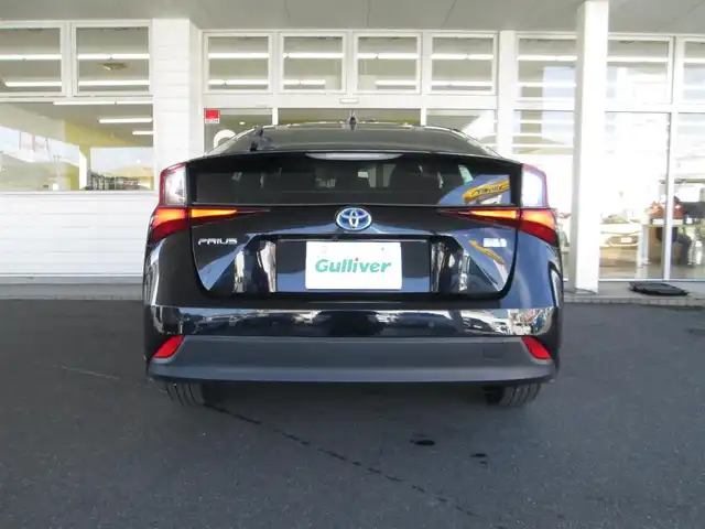 トヨタ プリウス SセーフティプラスⅡ 千葉県 2022(令4)年 3万km アティチュードブラックマイカ 純正ディスプレイオーディオ/【ナビ・フルセグ/BT/USB】/バックカメラ/トヨタセーフティセンス/LEDヘッドライト/LEDフォグランプ/フロント・リアコーナーセンサー/前後ドライブレコーダー/ウインカードアミラー/クルーズコントロール/革巻きステアリング/AC100V1500W/純正シートカバー/社外レーダー/スマートキー/トノカバー/純正ETC/BSM