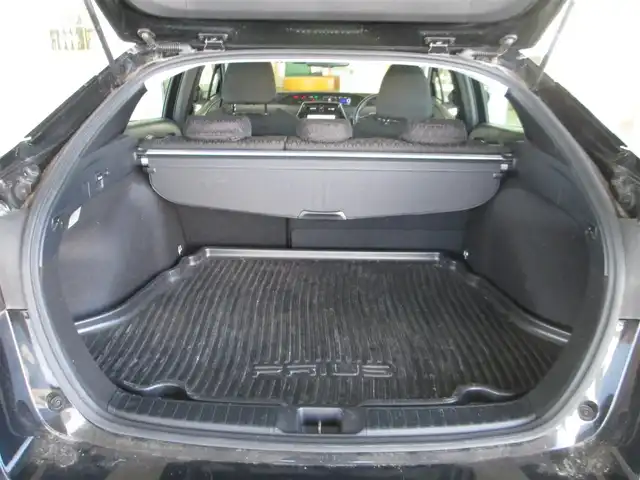 トヨタ プリウス SセーフティプラスⅡ 千葉県 2022(令4)年 3万km アティチュードブラックマイカ 純正ディスプレイオーディオ/【ナビ・フルセグ/BT/USB】/バックカメラ/トヨタセーフティセンス/LEDヘッドライト/LEDフォグランプ/フロント・リアコーナーセンサー/前後ドライブレコーダー/ウインカードアミラー/クルーズコントロール/革巻きステアリング/AC100V1500W/純正シートカバー/社外レーダー/スマートキー/トノカバー/純正ETC/BSM