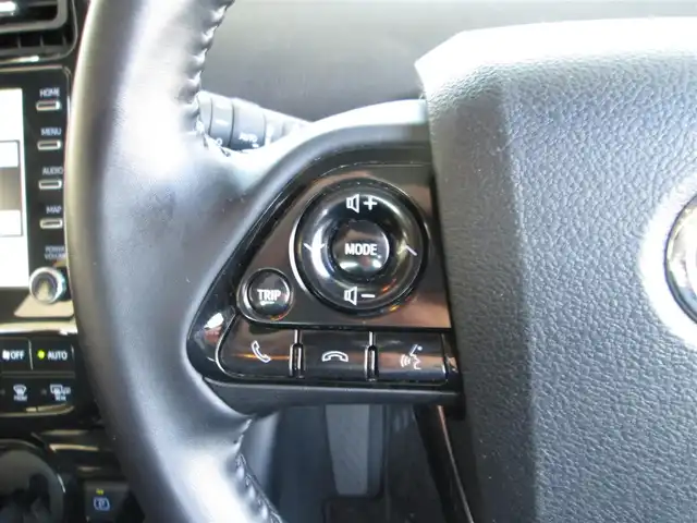 トヨタ プリウス SセーフティプラスⅡ 千葉県 2022(令4)年 3万km アティチュードブラックマイカ 純正ディスプレイオーディオ/【ナビ・フルセグ/BT/USB】/バックカメラ/トヨタセーフティセンス/LEDヘッドライト/LEDフォグランプ/フロント・リアコーナーセンサー/前後ドライブレコーダー/ウインカードアミラー/クルーズコントロール/革巻きステアリング/AC100V1500W/純正シートカバー/社外レーダー/スマートキー/トノカバー/純正ETC/BSM