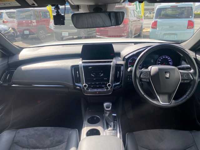 トヨタ クラウン ハイブリッド RS アドバンス 兵庫県 2018(平30)年 8.5万km ホワイトパールクリスタルシャイン 純正メーカーナビ/・BT/・AM/FM/・フルセグTV/パノラミックビューモニター/トヨタセーフティセンス/BSM/HUD/RCTA/RCD/コーナーセンサー/ステアリングヒーター/パワーシート/前後ドラレコ/シートヒーター/レーダークルーズコントロール/ビルトインETC/純正アルミ付きサマータイヤあり/パドルシフト