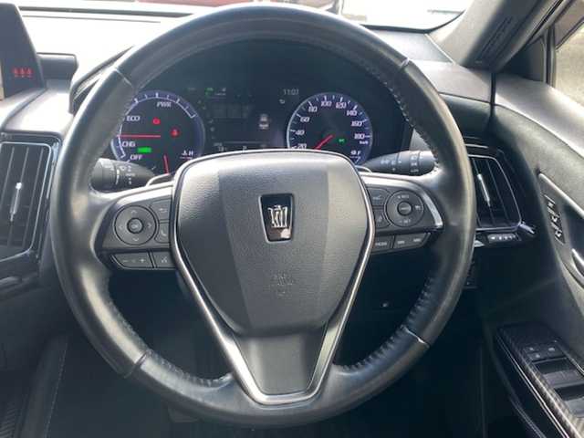 トヨタ クラウン ハイブリッド RS アドバンス 兵庫県 2018(平30)年 8.5万km ホワイトパールクリスタルシャイン 純正メーカーナビ/・BT/・AM/FM/・フルセグTV/パノラミックビューモニター/トヨタセーフティセンス/BSM/HUD/RCTA/RCD/コーナーセンサー/ステアリングヒーター/パワーシート/前後ドラレコ/シートヒーター/レーダークルーズコントロール/ビルトインETC/純正アルミ付きサマータイヤあり/パドルシフト