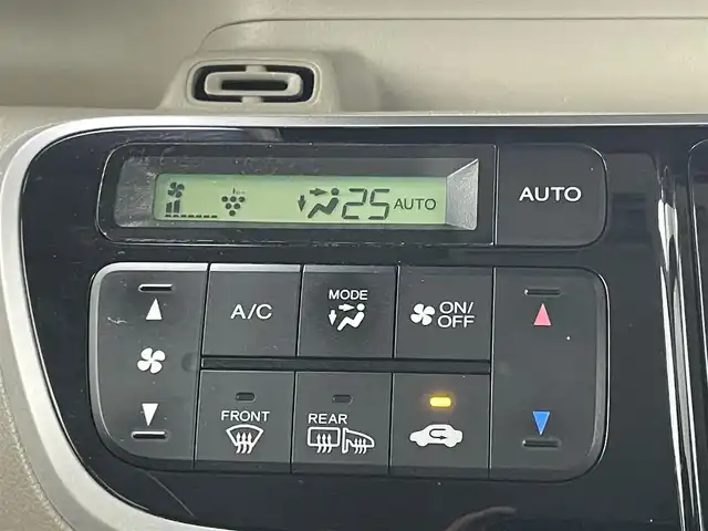 ホンダ Ｎ ＢＯＸ 2トーン SSパッケージ 岡山県 2014(平26)年 6.6万km 茶Ｍ シティブレーキアクティブシステム/社外メモリナビゲーションナビ/(CD/DVD/BT/USB/HDMI/フルセグTV)/バックモニター/ＥＴＣ　/両側パワースライドドア　/前席シートヒーター　/HIDオートヘッドライト/横滑り防止装置　/純正14AW/スマートキー/保証書/取扱説明書