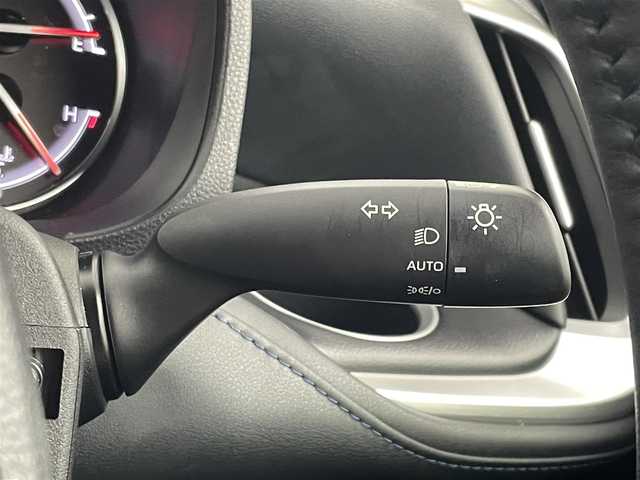 トヨタ ヴォクシー S－Z 埼玉県 2023(令5)年 1.8万km アティチュードブラックマイカ 純正メーカー10.5インチナビ/フルセグTV/DVD/CD/USB/Bluetooth/フリップダウンモニター/バックカメラ/両側パワースライドドア/純正17インチアルミホイール/TOYOTA Safety Sense/・レーダークルーズ コントロール/・プリクラッシュセーフティ/・レーントレーシングアシスト/・レーンディパーチャーアラート/・ロードサインアシスト/・先行車発進告知機能/・オートマチックハイビーム/LEDライト/ビルトインETC2.0/ハーフレザーシート/前席シートヒーター/プッシュスタート