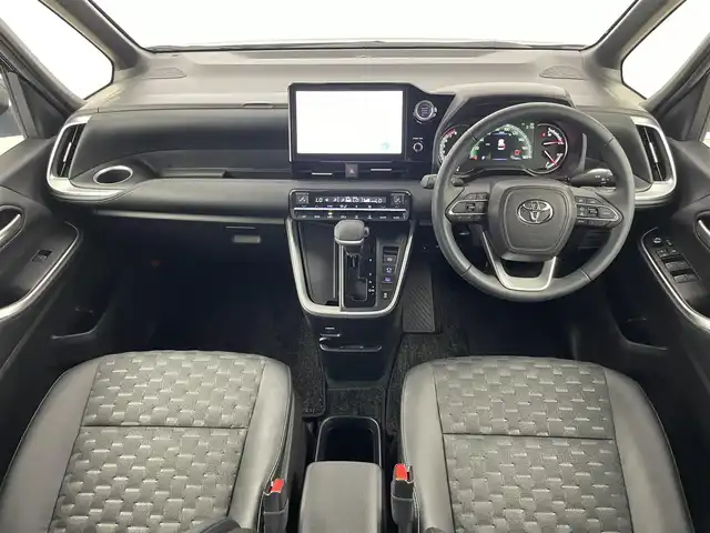 トヨタ ヴォクシー S－Z 埼玉県 2023(令5)年 1.8万km アティチュードブラックマイカ 純正メーカー10.5インチナビ/フルセグTV/DVD/CD/USB/Bluetooth/フリップダウンモニター/バックカメラ/両側パワースライドドア/純正17インチアルミホイール/TOYOTA Safety Sense/・レーダークルーズ コントロール/・プリクラッシュセーフティ/・レーントレーシングアシスト/・レーンディパーチャーアラート/・ロードサインアシスト/・先行車発進告知機能/・オートマチックハイビーム/LEDライト/ビルトインETC2.0/ハーフレザーシート/前席シートヒーター/プッシュスタート