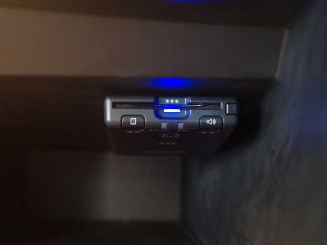 ルノー ルノー アルカナ RSライン マイルドハイブリッド 兵庫県 2023(令5)年 1.1万km ブランペルレM 純正ディスプレイオーディオ/マルチカラーアンビエントライト/Apple Carplay/Android Auto/全方位カメラ/パークアシスト/パワーシート/シートヒーター/ステアリングヒーター/ACC/LKA/BSM/RTA/LEDヘッドライト/純正アルミホイール/スマートキー/ETC