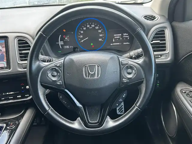 ホンダ ヴェゼル ハイブリッド 宮城県 2016(平28)年 9.7万km プレミアムクリスタルレッドM 純正ＳＤナビ（フルセグＴＶ、ＣＤ、ＤＶＤ、ＡＭ、ＦＭ、ＢＴ）//ドラレコ//純正ＡＷ//追従クルコン//純正フロアマット//ビルトインＥＴＣ//ＵＳＢポート//前席シートヒーター//バックカメラ//ワイパーデアイサー//電動格納ドアミラー//車線逸脱アラート//横滑り防止機能//プリクラッシュセーフティ