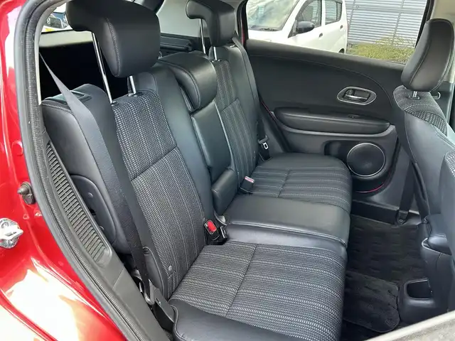 ホンダ ヴェゼル ハイブリッド 宮城県 2016(平28)年 9.7万km プレミアムクリスタルレッドM 純正ＳＤナビ（フルセグＴＶ、ＣＤ、ＤＶＤ、ＡＭ、ＦＭ、ＢＴ）//ドラレコ//純正ＡＷ//追従クルコン//純正フロアマット//ビルトインＥＴＣ//ＵＳＢポート//前席シートヒーター//バックカメラ//ワイパーデアイサー//電動格納ドアミラー//車線逸脱アラート//横滑り防止機能//プリクラッシュセーフティ