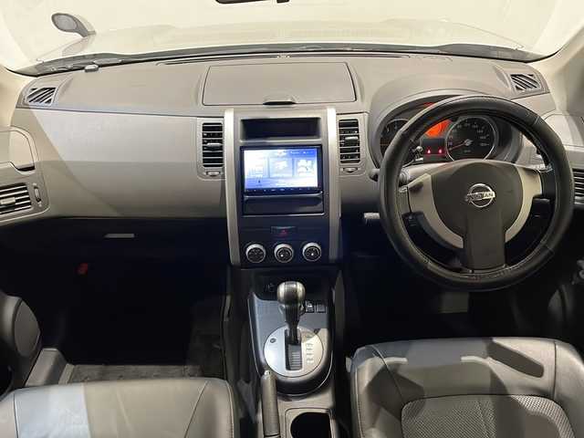 日産 エクストレイル 20X 新潟県 2009(平21)年 8.2万km ダイヤモンドシルバー ワンオーナー/ALL MODE 4x4-i/ヨーモーメントコントロール/ヒルディセントコントロール/ヒルスタートアシスト/ビークルダイナミクスコントロール/社外AVナビゲーション/(CD/SD/Bluetooth/FM/AM/ワンセグTV)/ETC/インテリジェントキー/スペアキー/純正アルミホイール/純正フロアマット/ドアバイザー/保証書/取扱説明書