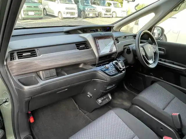 ホンダ フリード ハイブリット G ブラックスタイル 埼玉県 2022(令4)年 2.7万km シルバーミストグリーンM ワンオーナー/ホンダセンシング/純正９型ナビTV/バックカメラ/前後ドラレコ/ビルトインＥＴＣ/両側パワースライドドア/ＬＥＤヘッドライト/プッシュスタート/スマートキー/保証書付整備手帳/取扱説明書