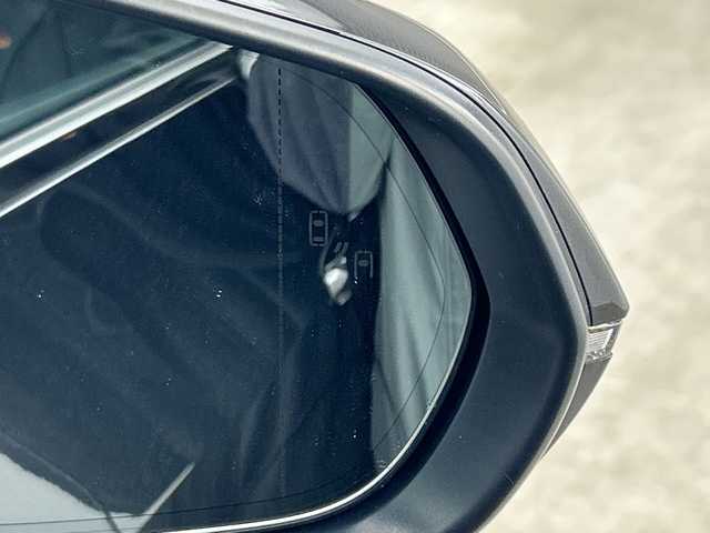 レクサス ＮＸ 350h Fスポーツ 三重県 2023(令5)年 3.3万km グラファイトブラックガラスフレーク /禁煙車//レクサスセーフティシステムプラス/　・プリクラッシュセーフティー/　・レーンチェンジアシスト/　・レーントレーシングアシスト/　・レーンディパーチャーアラート/　・レーダークルーズコントロール/　・ブレードスキャンアダプティブハイビームシステム/　・アダプティブハイビームシステム/　・オートマチックハイビーム/　・ロードサインアシスト/　・先行発信告知機能/　・発信遅れ告知機能/　・ドライバーモニター連携/　・ドライバー異常時対応システム/　・プロアクティブドライビングアシスト/　・フロントクロストラフィックアラート//パノラミックビューモニター//パーキングサポートブレーキ//ブラインドスポットモニター//ヘッドアップディスプレイ//純正14インチディスプレイオーディオPlus//純正OPオレンジキャリパー//ムーンルーフ//3眼LED//DN席シートベンチレーション//ステアリングヒーター//純正ビルトインETC2.0//Fスポーツ専用本革スポーツシート//シートメモリー//ハンズフリー機能付きパワーバックドア//社外前方ドライブレコーダー//100V電源